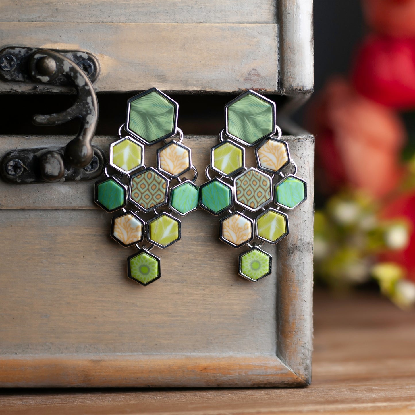 Orecchini lampadario esagonali in argento - verde