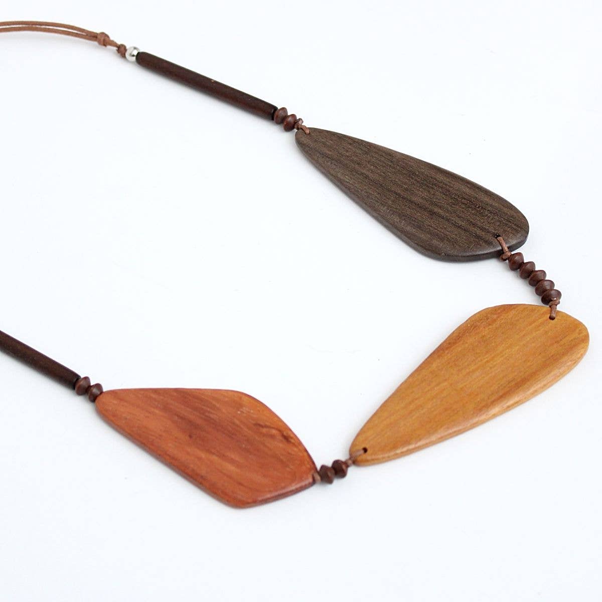 Collana Gabriella in legno naturale