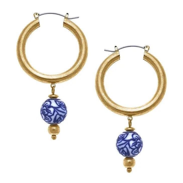 Orecchini a cerchio pendenti Paloma Chinoiserie in blu e bianco